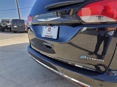2019 Chrysler Pacifica Limited  eHybrid - Photo 18 - San J Uan, TX 78589