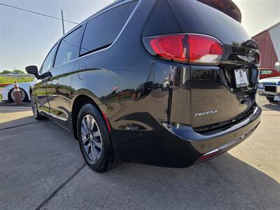 2019 Chrysler Pacifica Limited  eHybrid - Photo 17 - San J Uan, TX 78589