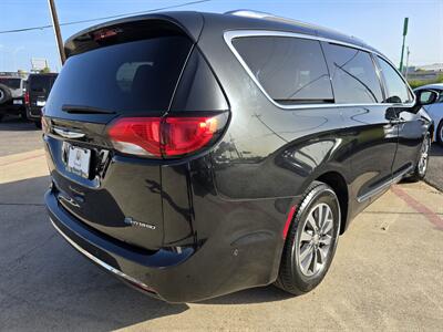 2019 Chrysler Pacifica Limited  eHybrid - Photo 7 - San J Uan, TX 78589
