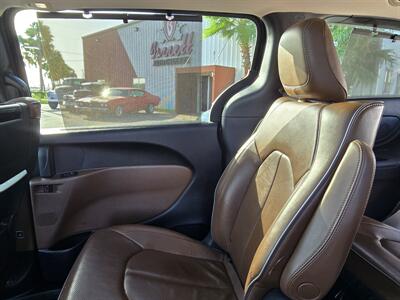 2019 Chrysler Pacifica Limited  eHybrid - Photo 39 - San J Uan, TX 78589