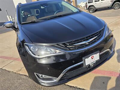 2019 Chrysler Pacifica Limited  eHybrid - Photo 10 - San J Uan, TX 78589