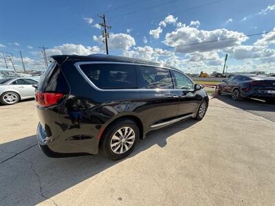 2019 Chrysler Pacifica Hybrid Limited   - Photo 7 - San J Uan, TX 78589