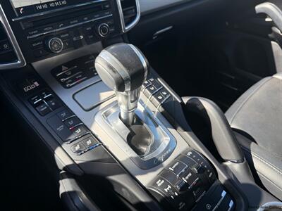 2014 Porsche Cayenne Turbo   - Photo 43 - San Juan, TX 78589