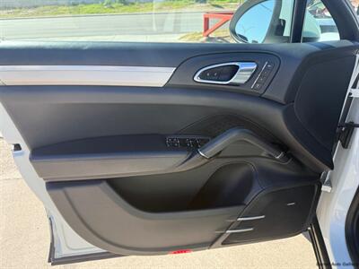 2014 Porsche Cayenne Turbo   - Photo 34 - San Juan, TX 78589