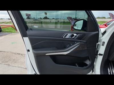 2021 BMW X5 xDrive40i  M-package - Photo 14 - San Juan, TX 78589