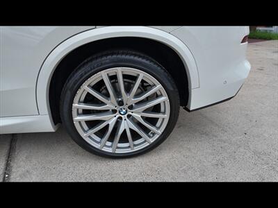 2021 BMW X5 xDrive40i  M-package - Photo 11 - San Juan, TX 78589