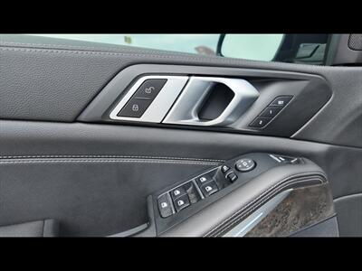 2021 BMW X5 xDrive40i  M-package - Photo 15 - San Juan, TX 78589