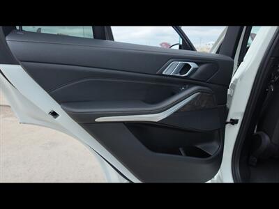 2021 BMW X5 xDrive40i  M-package - Photo 34 - San Juan, TX 78589