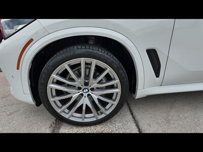 2021 BMW X5 xDrive40i  M-package - Photo 10 - San Juan, TX 78589