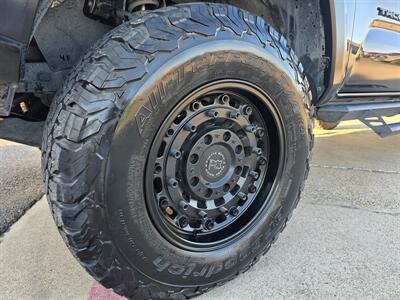 2023 Toyota Tacoma SR V6   - Photo 11 - San J Uan, TX 78589