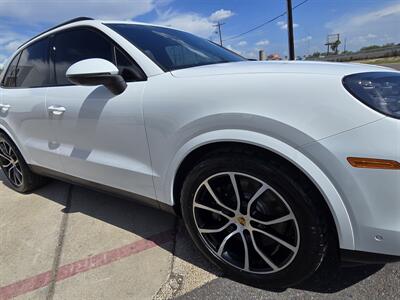 2024 Porsche Cayenne S   - Photo 23 - San J Uan, TX 78589