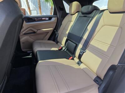 2024 Porsche Cayenne S   - Photo 36 - San J Uan, TX 78589