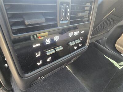 2024 Porsche Cayenne S   - Photo 37 - San J Uan, TX 78589