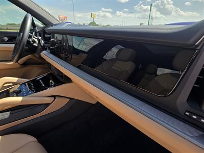 2024 Porsche Cayenne S   - Photo 44 - San J Uan, TX 78589