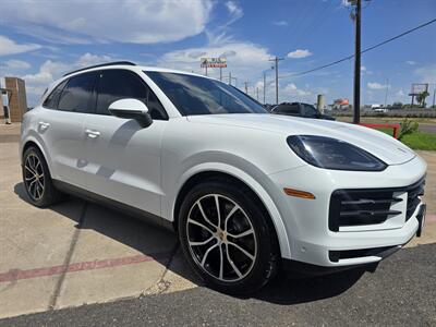 2024 Porsche Cayenne S   - Photo 8 - San J Uan, TX 78589