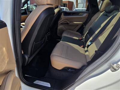2024 Porsche Cayenne S   - Photo 35 - San J Uan, TX 78589