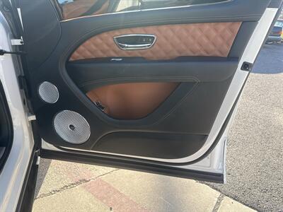 2024 Bentley Bentayga A V8   - Photo 37 - San J Uan, TX 78589