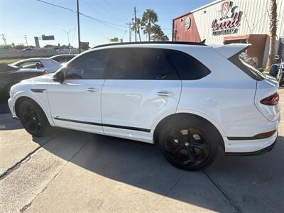 2024 Bentley Bentayga A V8   - Photo 6 - San J Uan, TX 78589