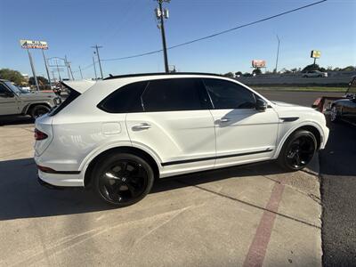 2024 Bentley Bentayga A V8   - Photo 12 - San J Uan, TX 78589