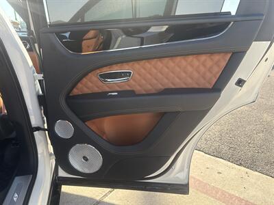 2024 Bentley Bentayga A V8   - Photo 34 - San J Uan, TX 78589