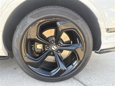 2024 Bentley Bentayga A V8   - Photo 19 - San J Uan, TX 78589