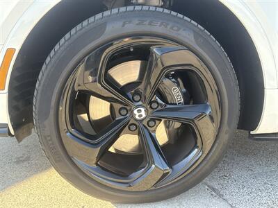 2024 Bentley Bentayga A V8   - Photo 18 - San J Uan, TX 78589