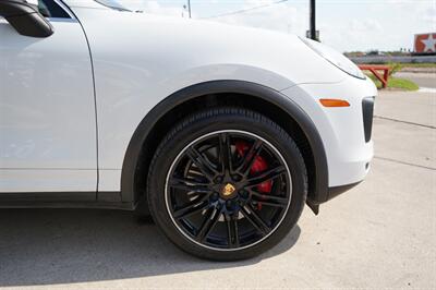 2016 Porsche Cayenne Turbo   - Photo 19 - San J Uan, TX 78589