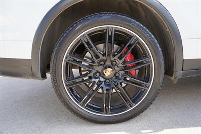 2016 Porsche Cayenne Turbo   - Photo 16 - San J Uan, TX 78589