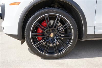 2016 Porsche Cayenne Turbo   - Photo 5 - San J Uan, TX 78589