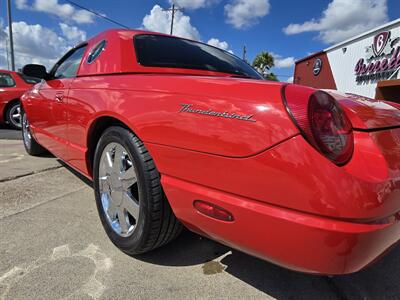 2002 Ford Thunderbird Deluxe   - Photo 17 - San J Uan, TX 78589