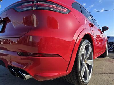 2022 Porsche Cayenne S   - Photo 20 - San J Uan, TX 78589