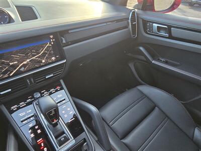 2022 Porsche Cayenne S   - Photo 36 - San J Uan, TX 78589