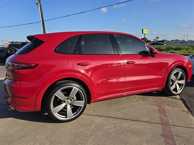 2022 Porsche Cayenne S   - Photo 9 - San J Uan, TX 78589