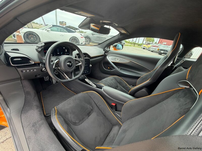 2024 McLaren Artura  