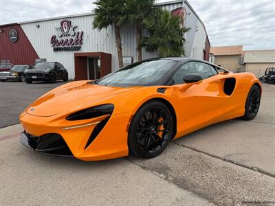 2024 McLaren Artura Coupe