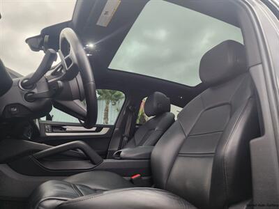 2024 Porsche Cayenne Coupe   - Photo 19 - San Juan, TX 78589
