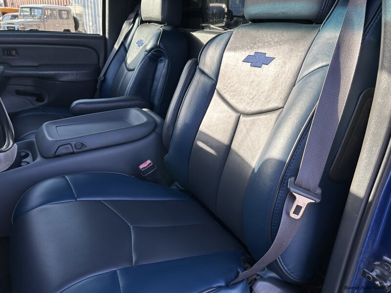 2003 Chevrolet Silverado 1500 2dr Standard Cab  