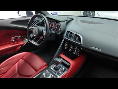 2017 Audi R8 5.2 quattro V10  Coupe - Photo 24 - San Juan, TX 78589