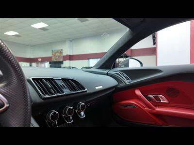 2017 Audi R8 5.2 quattro V10  Coupe - Photo 16 - San Juan, TX 78589