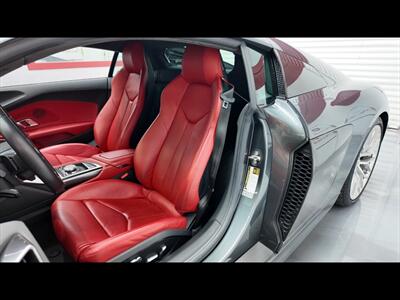 2017 Audi R8 5.2 quattro V10  Coupe - Photo 2 - San Juan, TX 78589