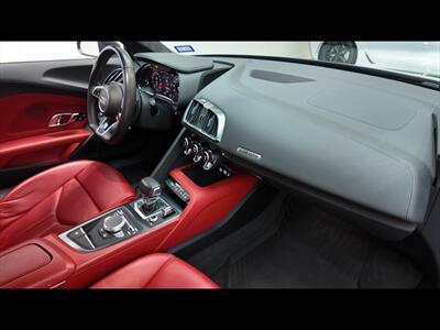 2017 Audi R8 5.2 quattro V10  Coupe - Photo 21 - San Juan, TX 78589