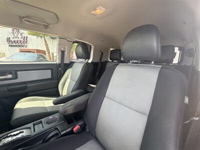 2013 Toyota FJ Cruiser   - Photo 27 - San J Uan, TX 78589