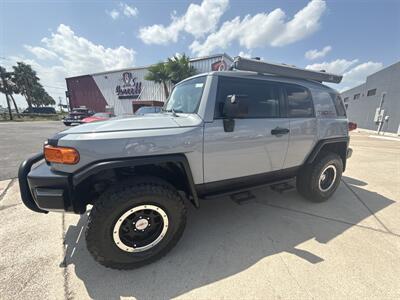 2013 Toyota FJ Cruiser   - Photo 3 - San J Uan, TX 78589