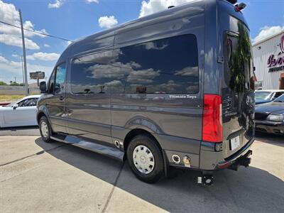 2022 Mercedes-Benz Sprinter 2500  Ultimate Toys - Photo 12 - San J Uan, TX 78589