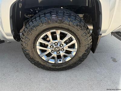 2025 Toyota Tacoma LIMITED   - Photo 11 - San Juan, TX 78589