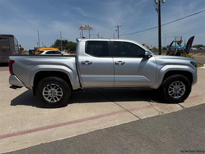2025 Toyota Tacoma LIMITED   - Photo 7 - San Juan, TX 78589