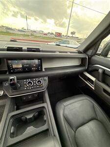 2023 Land Rover Defender 90 S   - Photo 40 - San J Uan, TX 78589