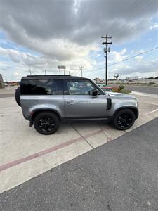 2023 Land Rover Defender 90 S   - Photo 17 - San J Uan, TX 78589