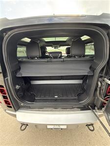 2023 Land Rover Defender 90 S   - Photo 53 - San J Uan, TX 78589