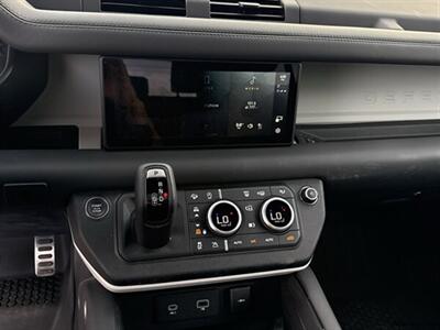 2023 Land Rover Defender 90 S   - Photo 39 - San Juan, TX 78589